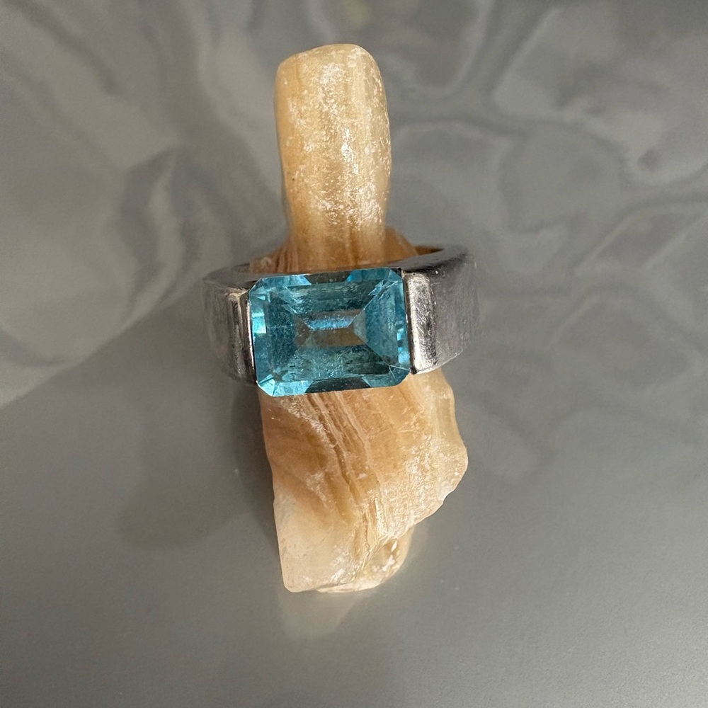 925 Sterling Silver Blue Topaz Ring